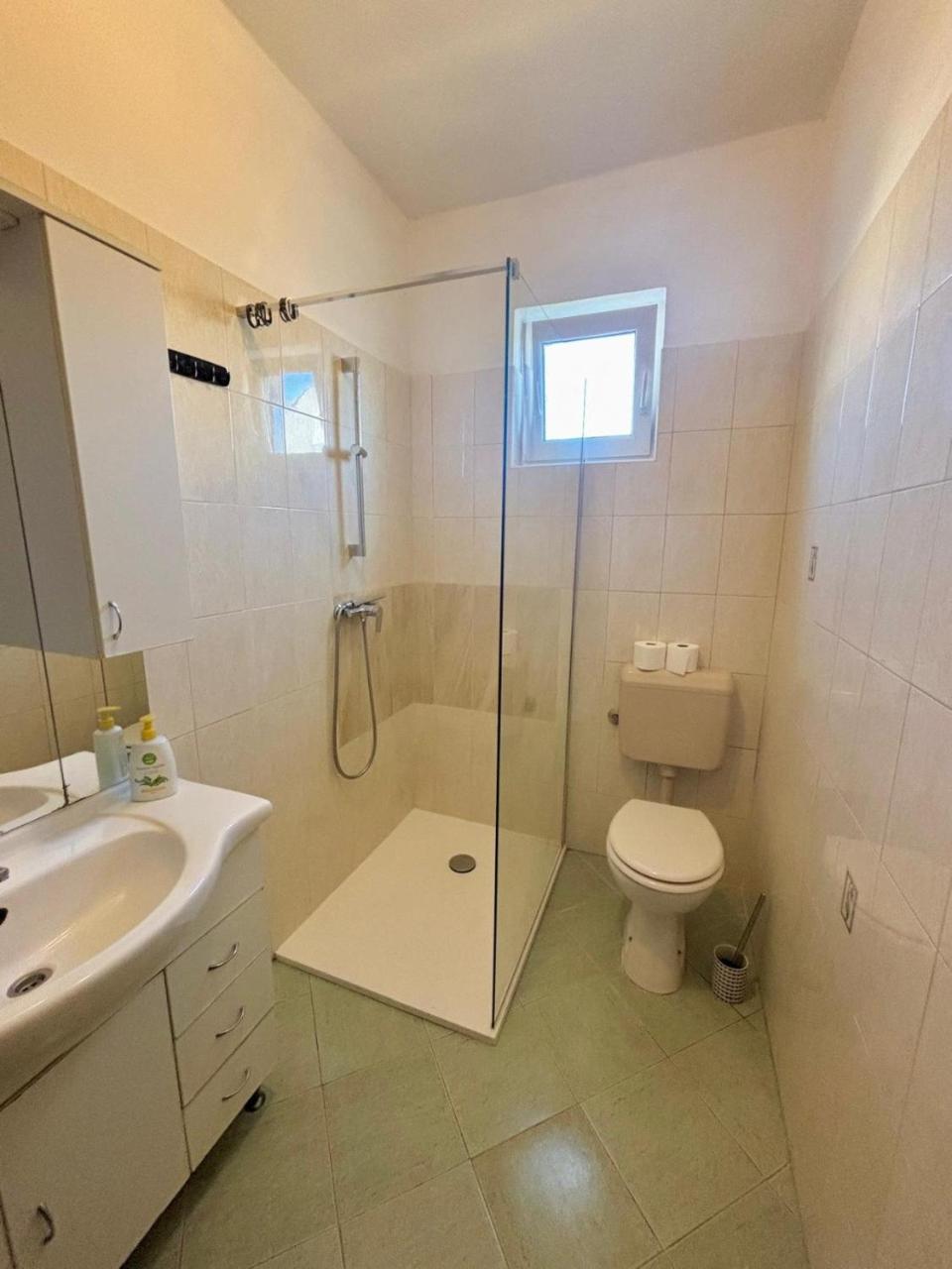 Apartment in Nin with Terrace, Air conditioning, Wi-Fi (3718-1) - 3