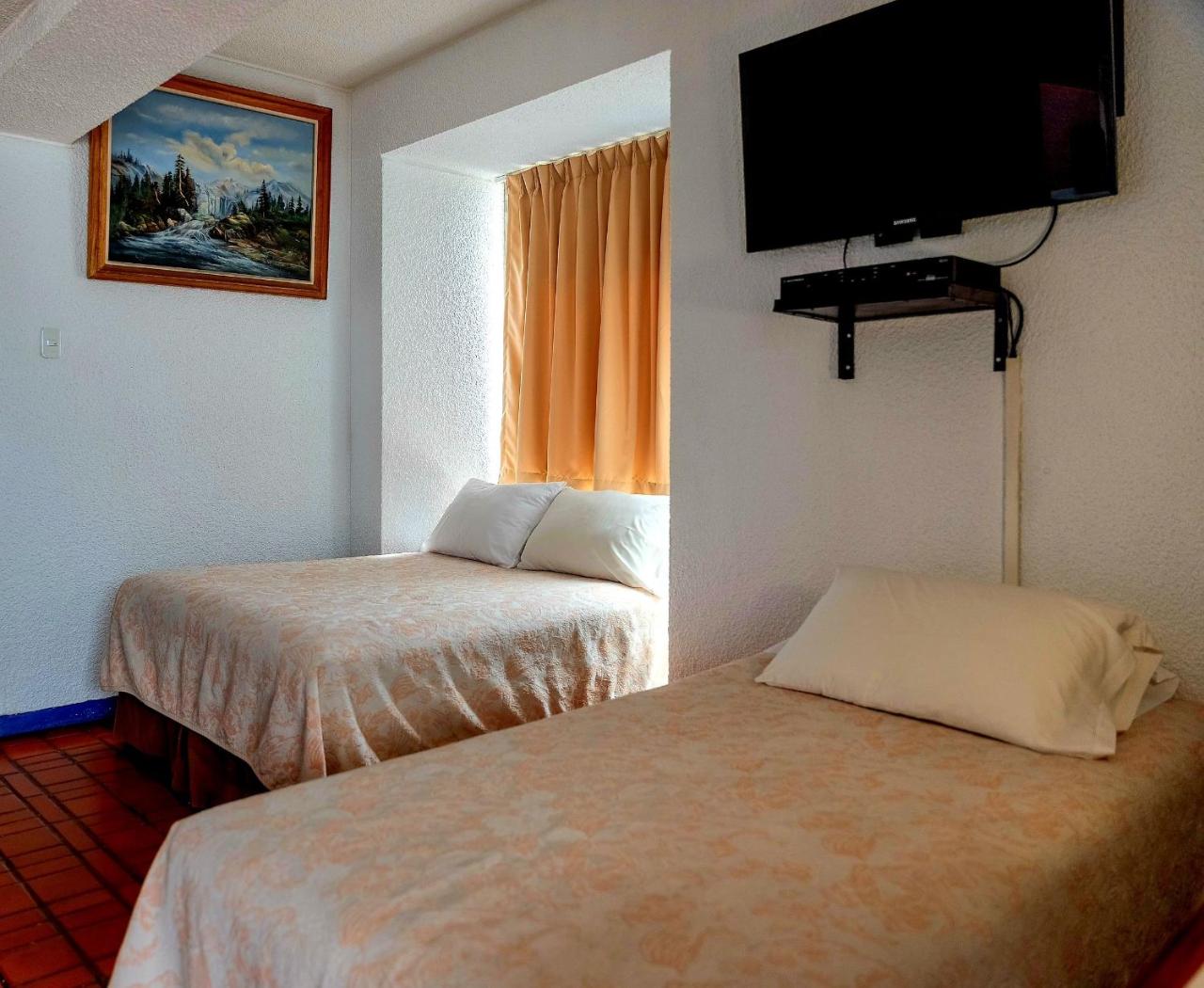 Hotel Savoy Inn photo 3