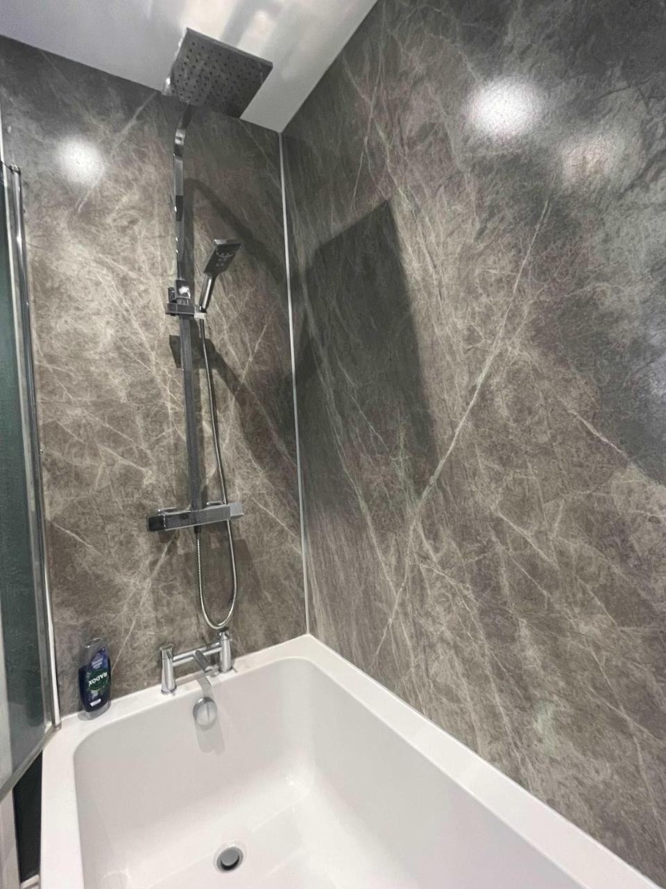 Stylish 1 Bed Ground Floor Flat & Private Garden - 6
