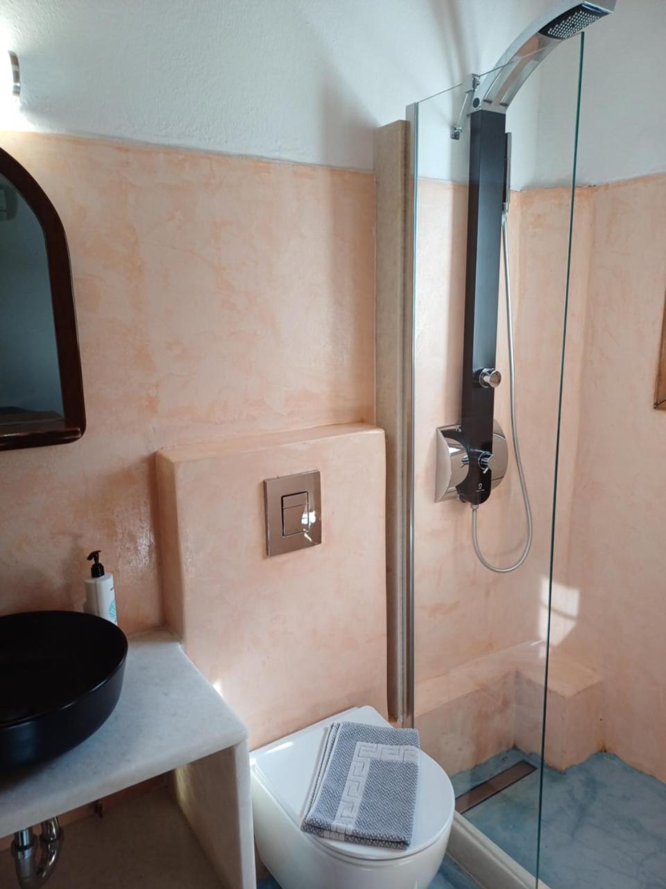 Siroco's Rooms And Studios - 2