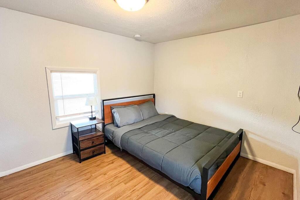 Quiet Motel Room Near Ark River - 15 min to Salida photo 3