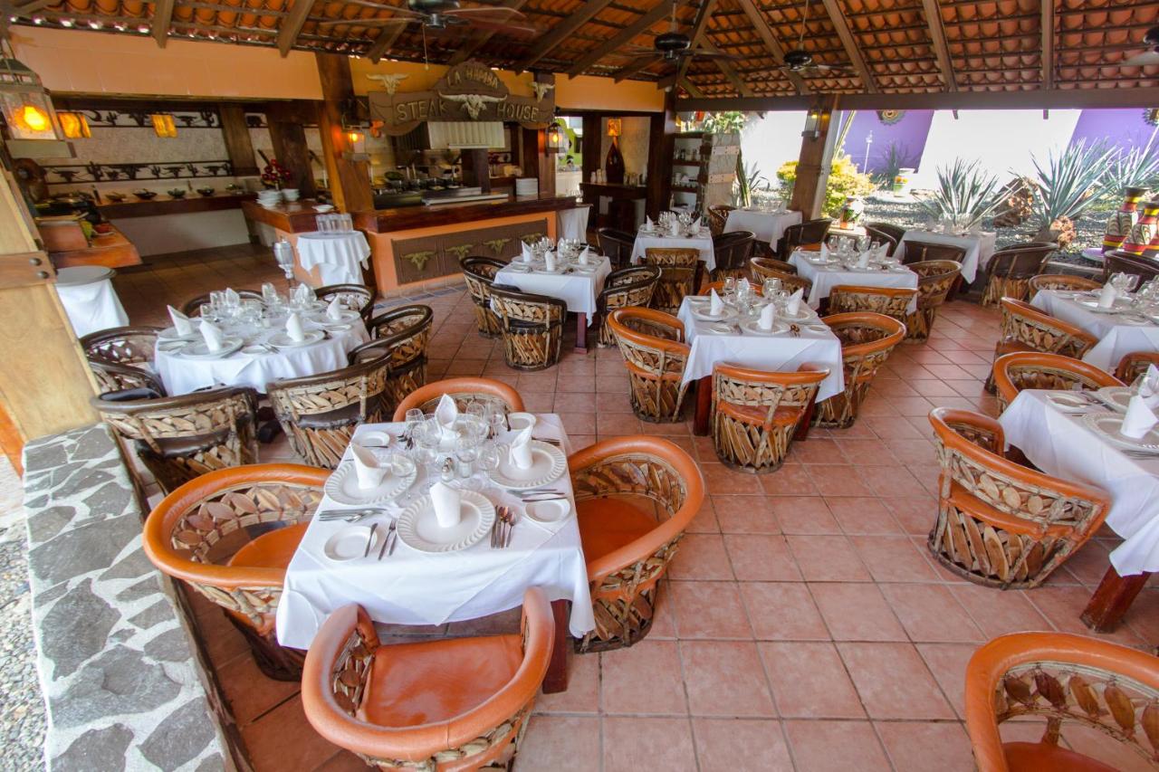 Decameron Los Cocos Guayabitos, Ramada All-Inclusive Resort photo 2