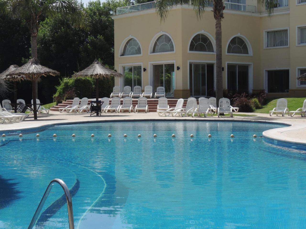 Howard Johnson Pilar Resort Spa & Convention Center