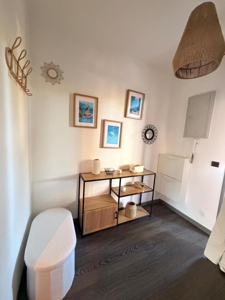 Studio terrasse au Port dHyères, Piscine, parking - 6