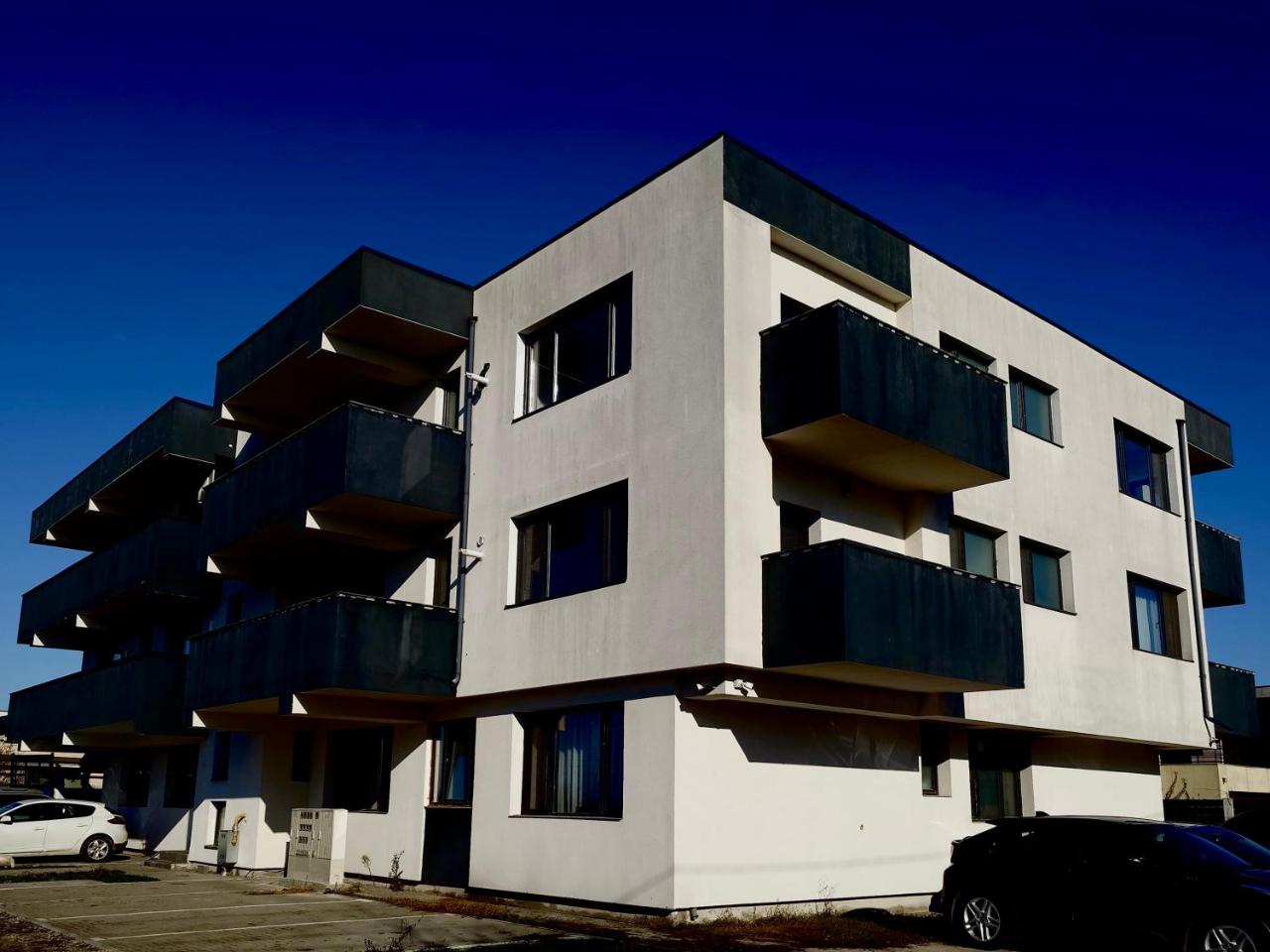 Flat 6 - Luxury Designer Apartment - 2