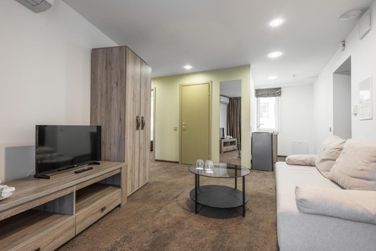 HOF Apartments photo 2