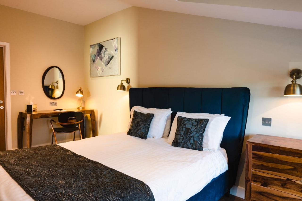 Crown Lodge Hotel - 2