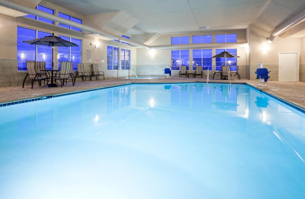 GrandStay Hotel & Suites Delano, MN photo 3