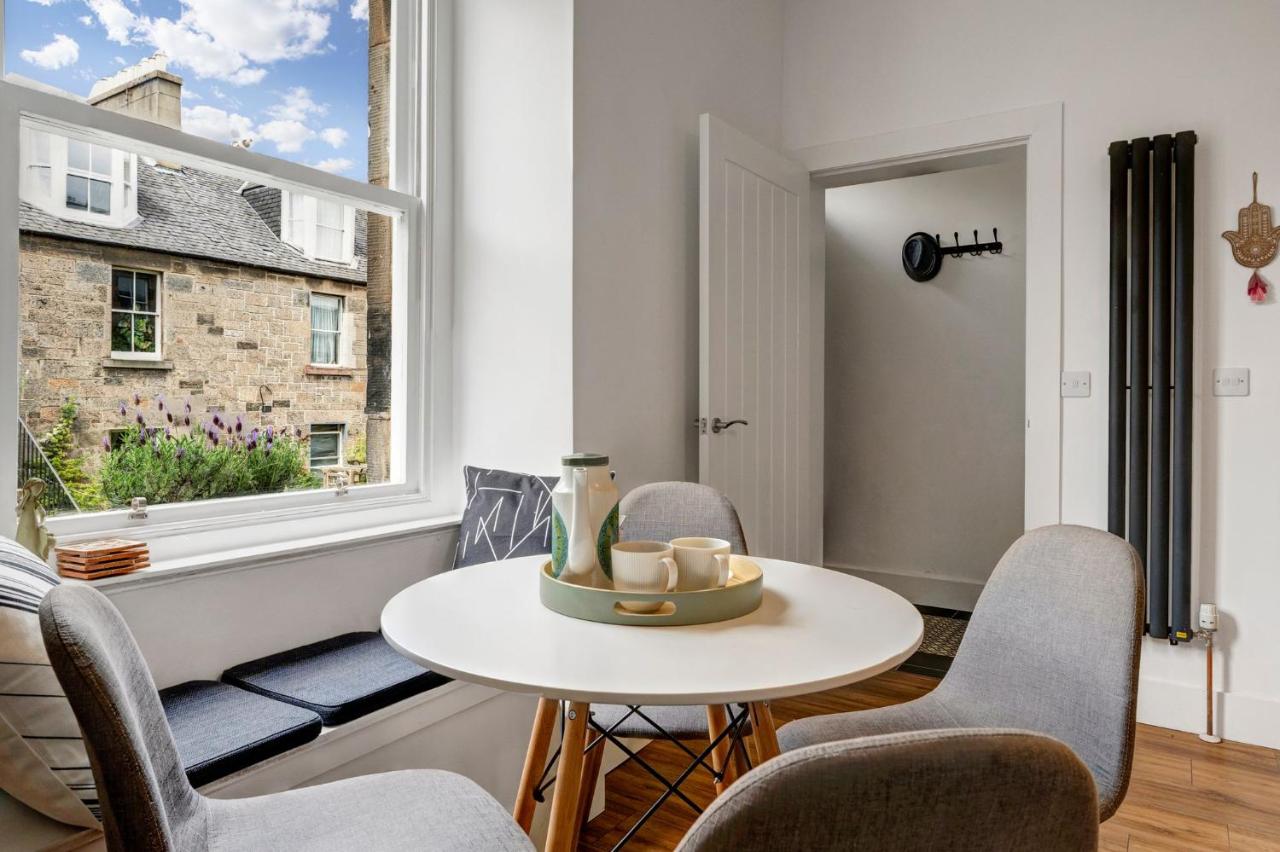 Stylish 2-Bed Villa Garden Central Edinburgh - 5