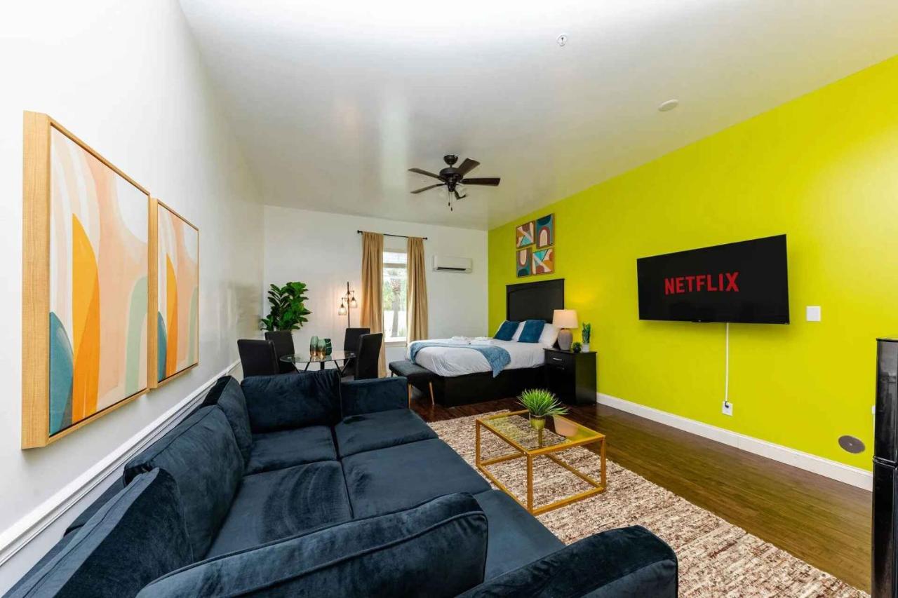 30A Inn & Suites Signature Queen Studio - 3
