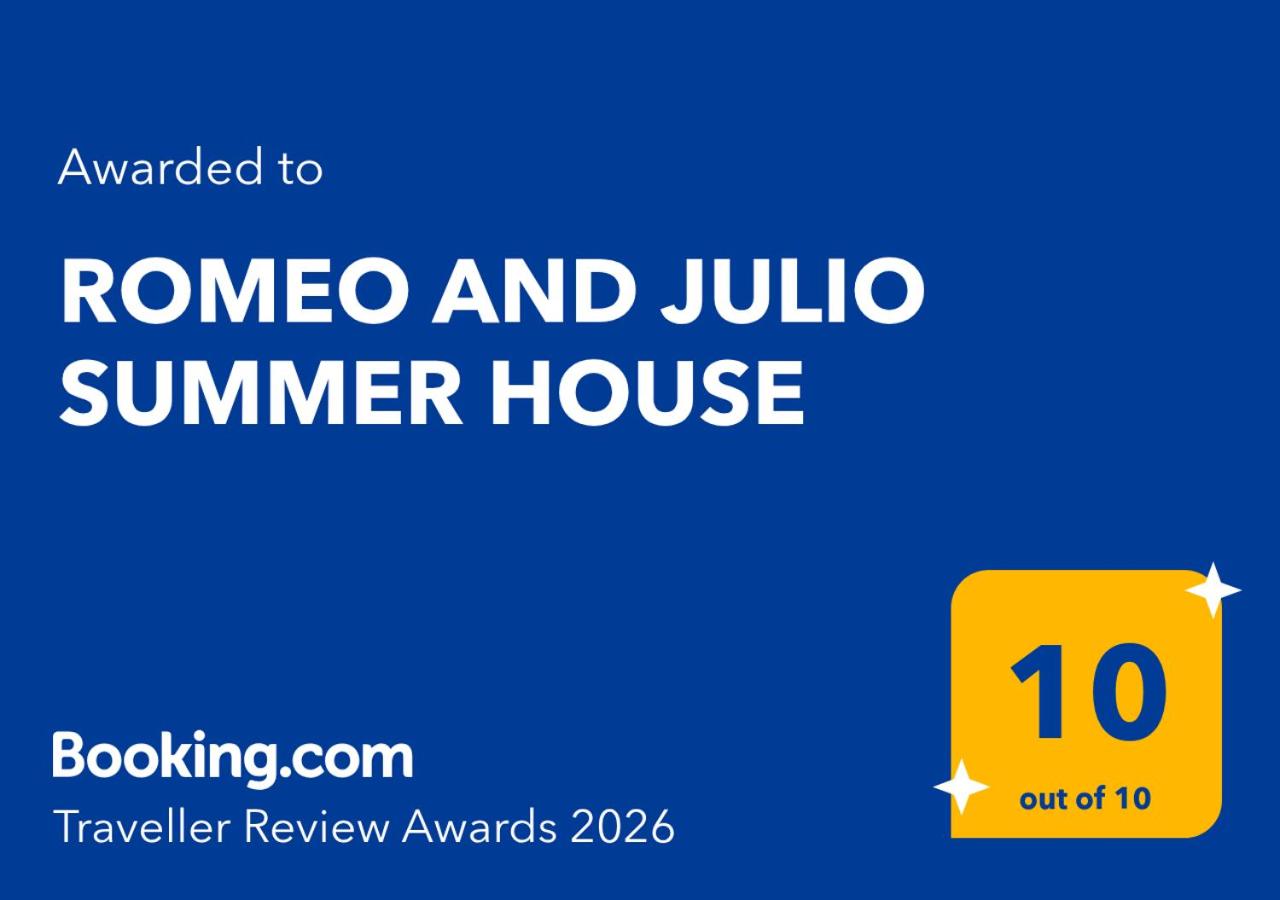 ROMEO AND JULIO SUMMER HOUSE - 2