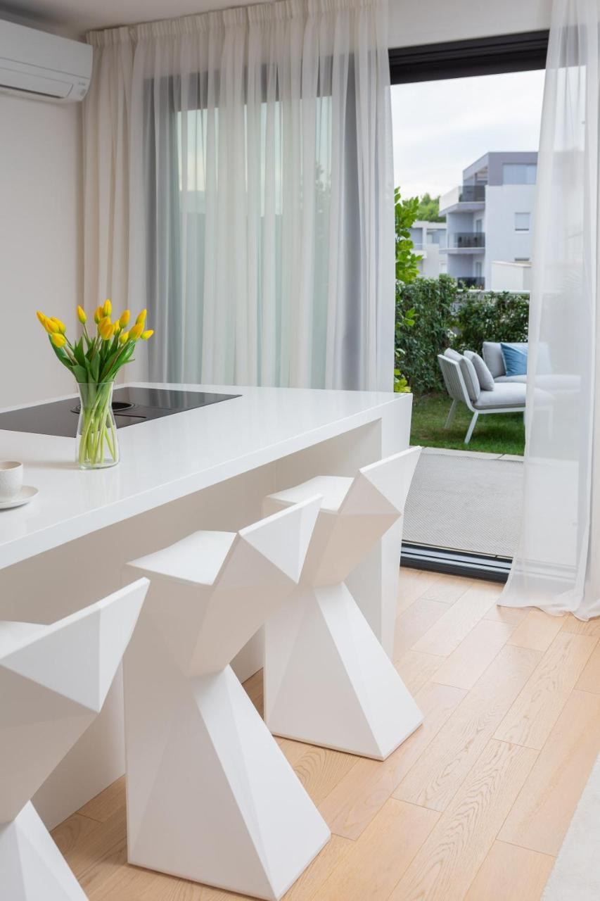 Enjoyer - Seafront apartment with PRIVATE Heated POOL and terrace - 3