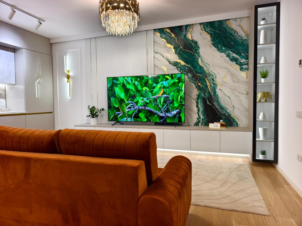 Central ART Deluxe Apartment 2 - Private Parking - 2