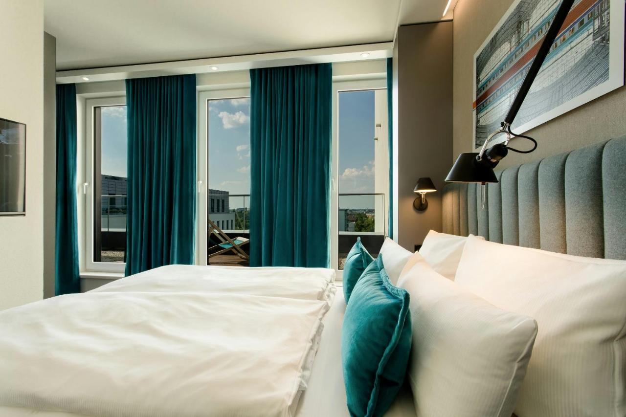 Motel One Berlin-Hauptbahnhof photo 2