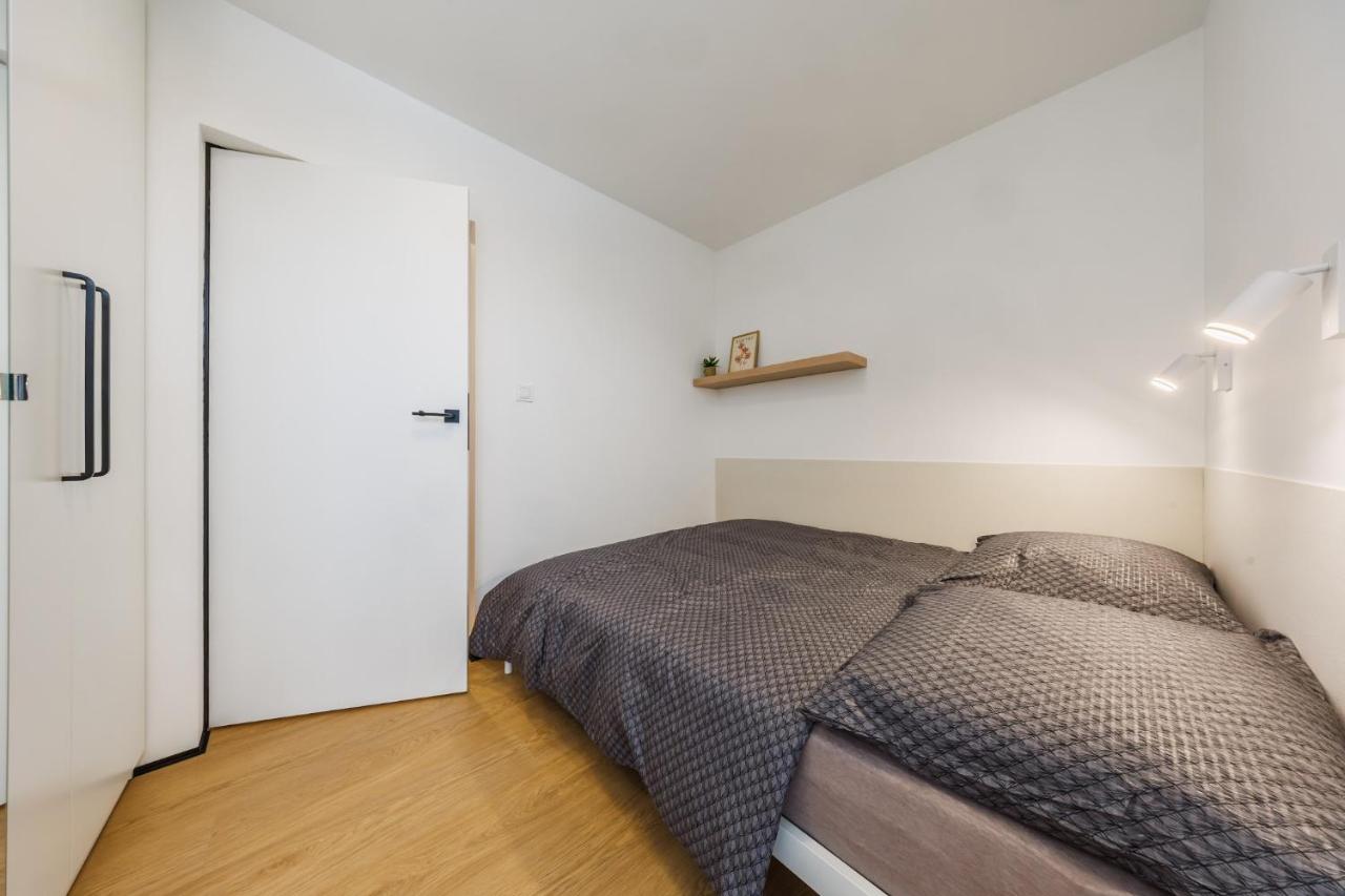 M4 Aura Apartments With Free Parking by StayNest - 5