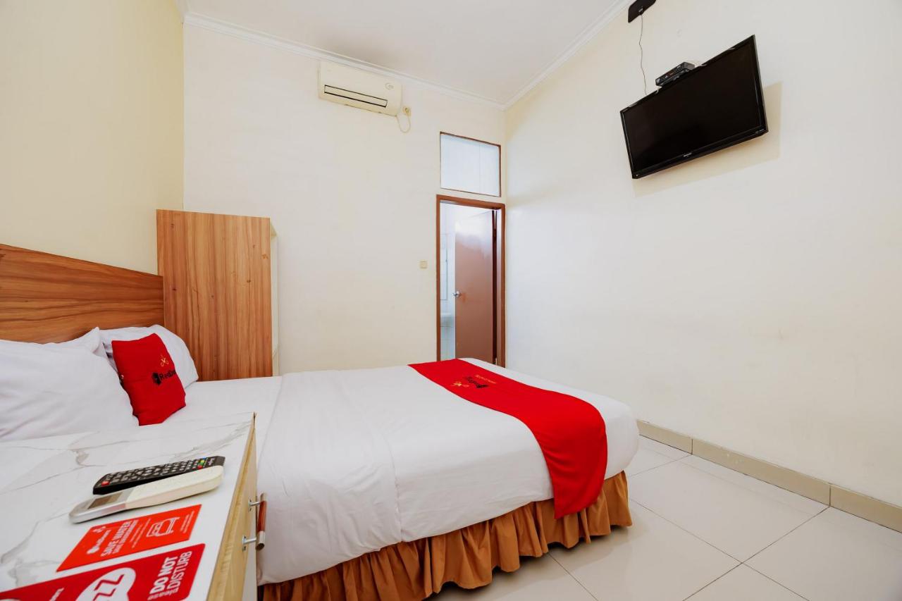 Photo - RedDoorz Plus at Amalio Hotel Surapati