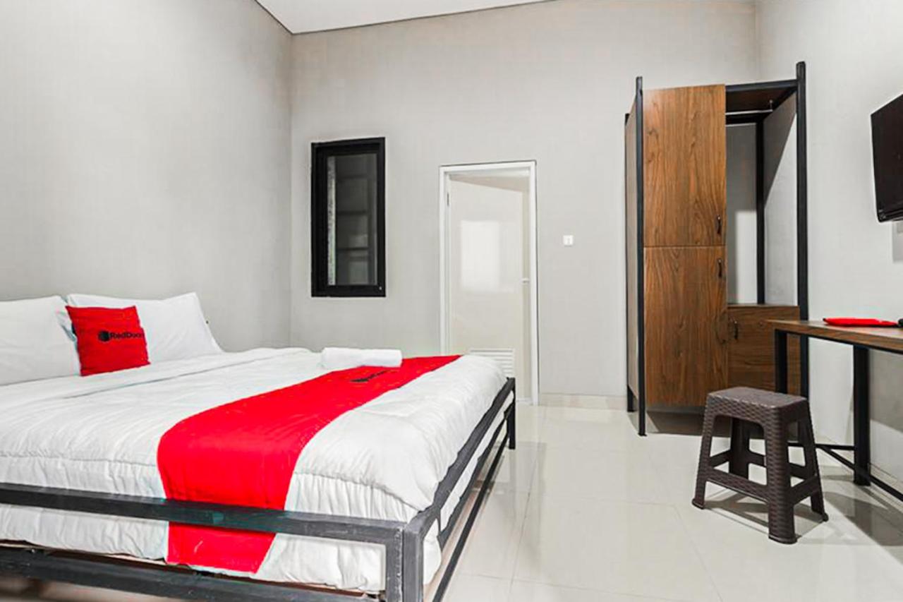 Foto - RedDoorz near Puri Indah Mall