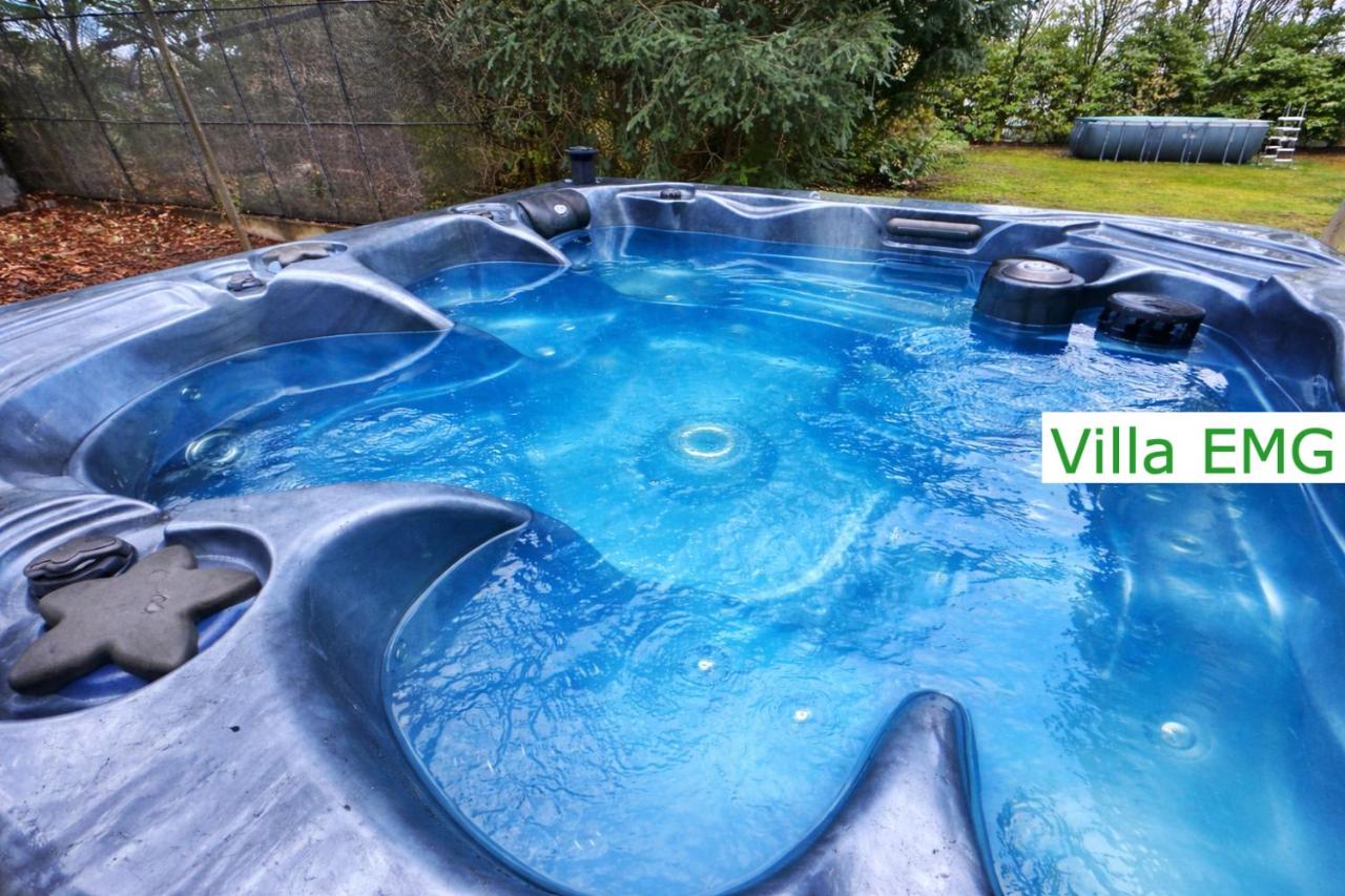 Luxus Ferienhaus Villa EMG Emsdetten nah Münster, Osnabrück, Rheine für Familien Gruppen bis 17 Personen, Pool, Whirlpool, Garten, Kamin, 6SZ - 4