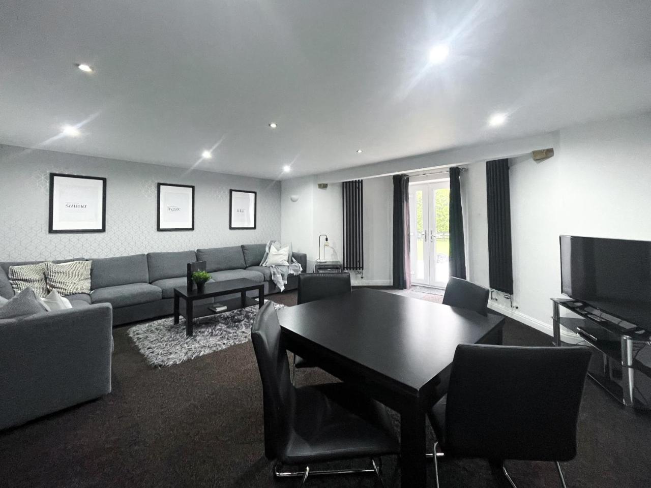 Luxury Private Apartments - Close to Town Centre - 5