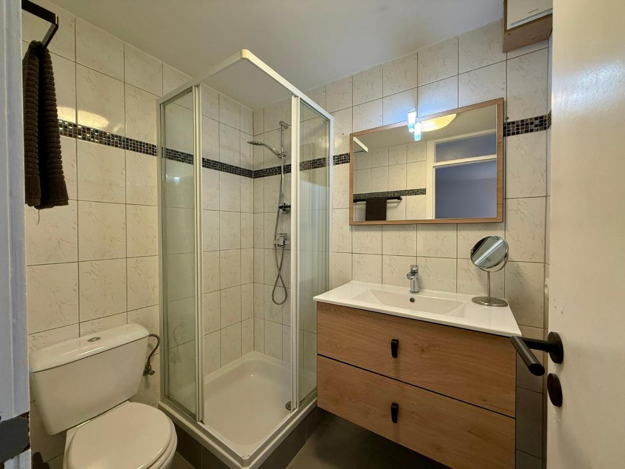 Studio moderne avec balcon , centre Han-sur-Lesse ,5 min Grottes - 6