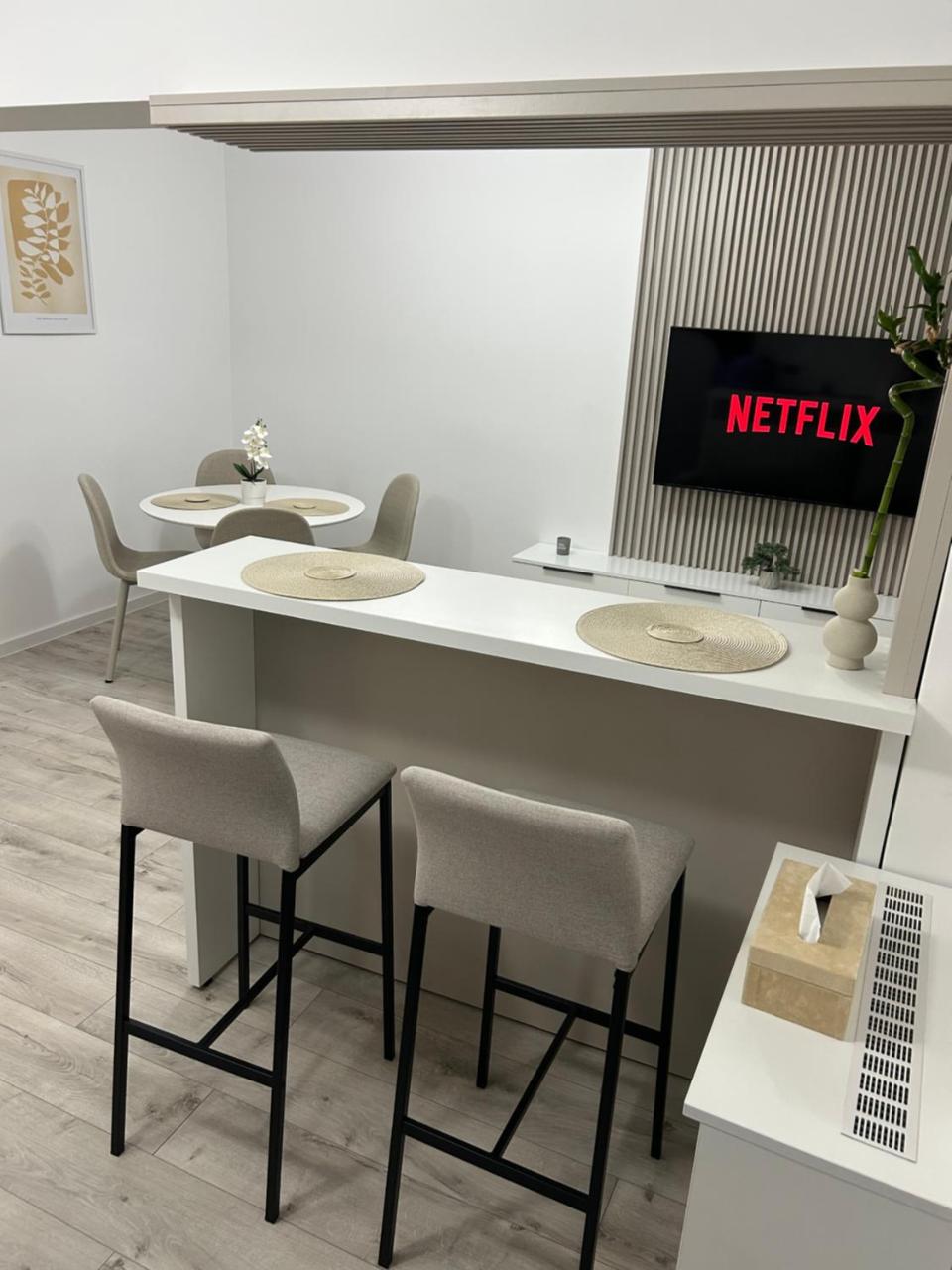 Old Town Luxury Apartment FREE Parking - 2