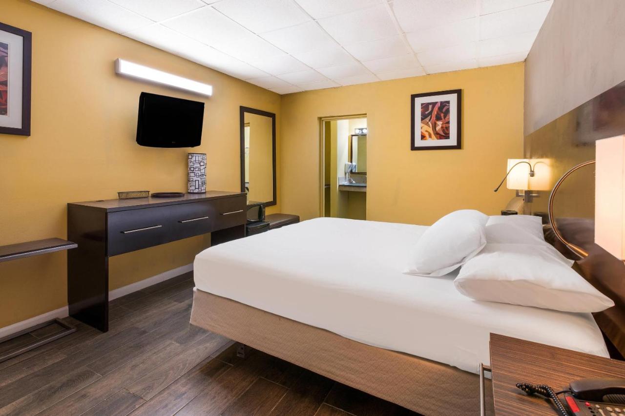 Econo Lodge Gretna - New Orleans photo 3