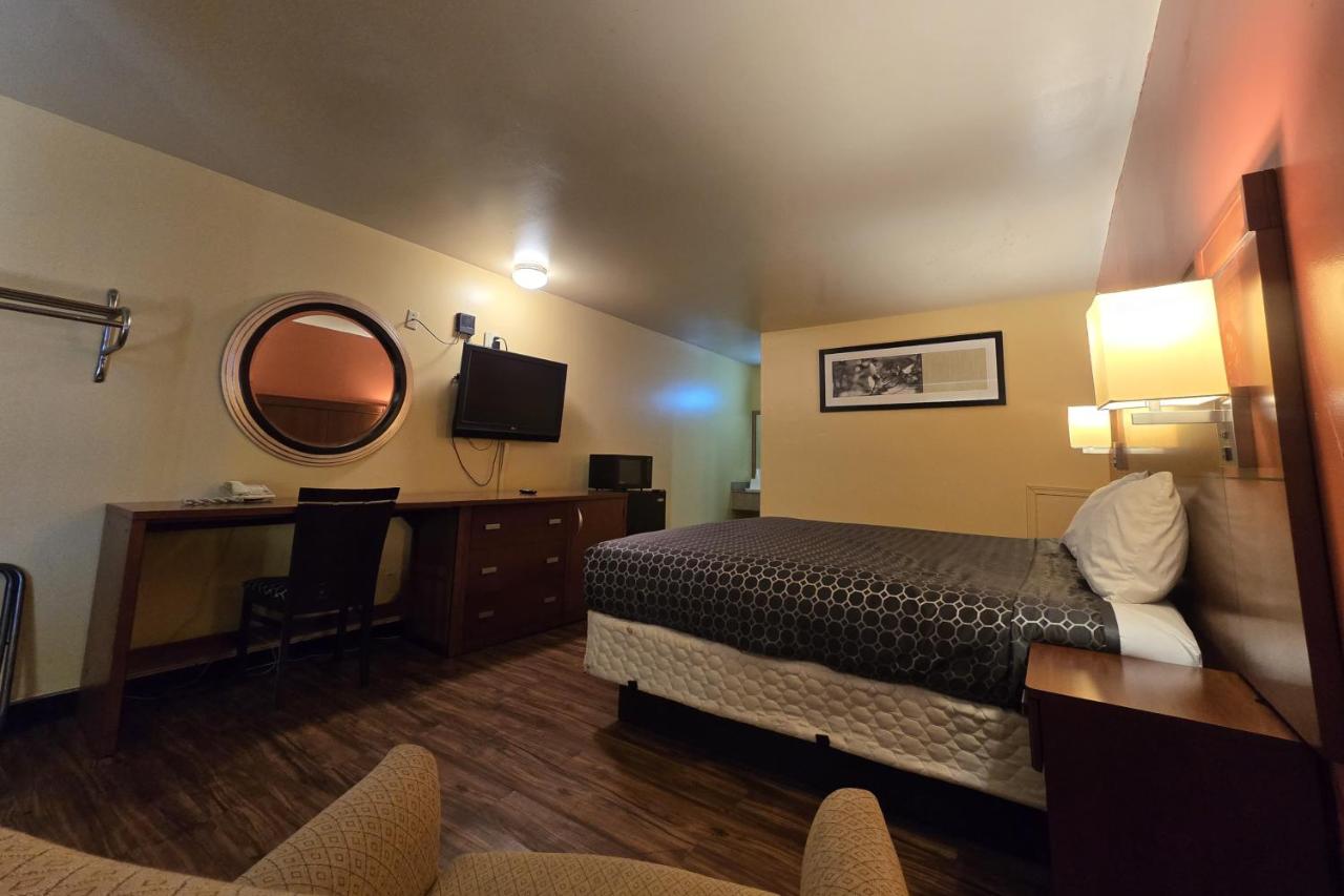 Sunrise Inn By OYO Newport News US-60 photo 2