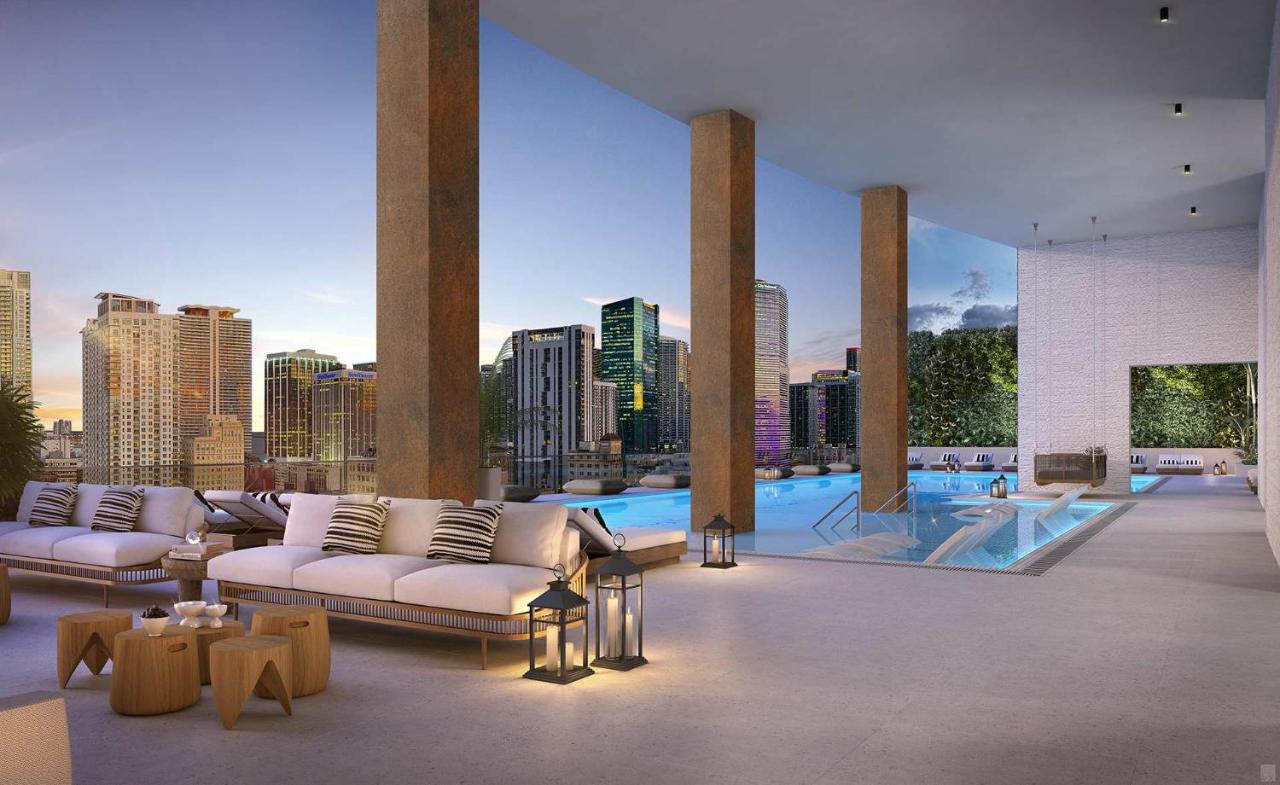 Upscale Downtown Condo Pool Gym & Skyline Views - 5
