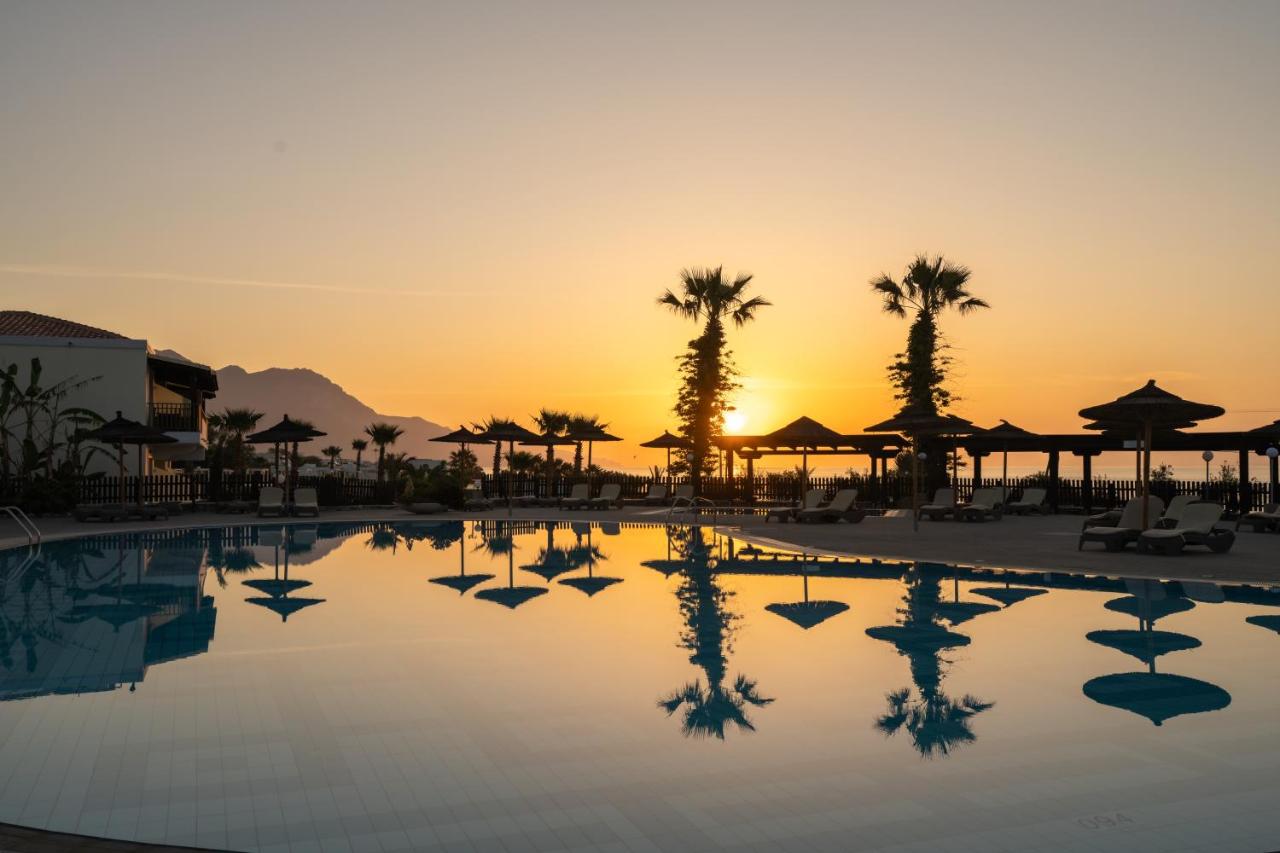 Grand Blue Beach Hotel - 6