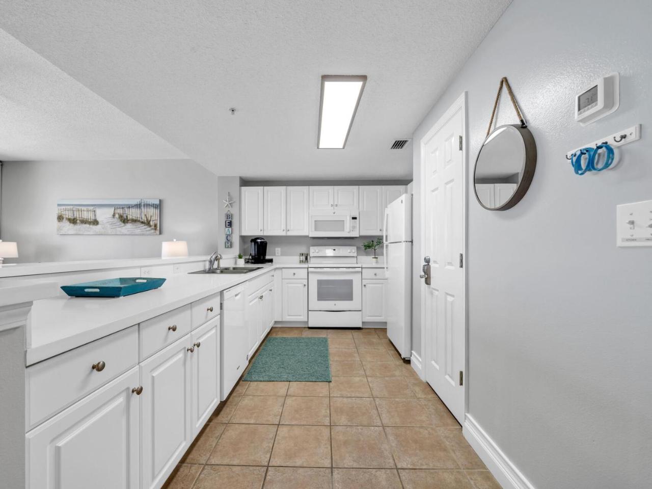 BeachFront-Majestic Beach Resort 1513 - 6