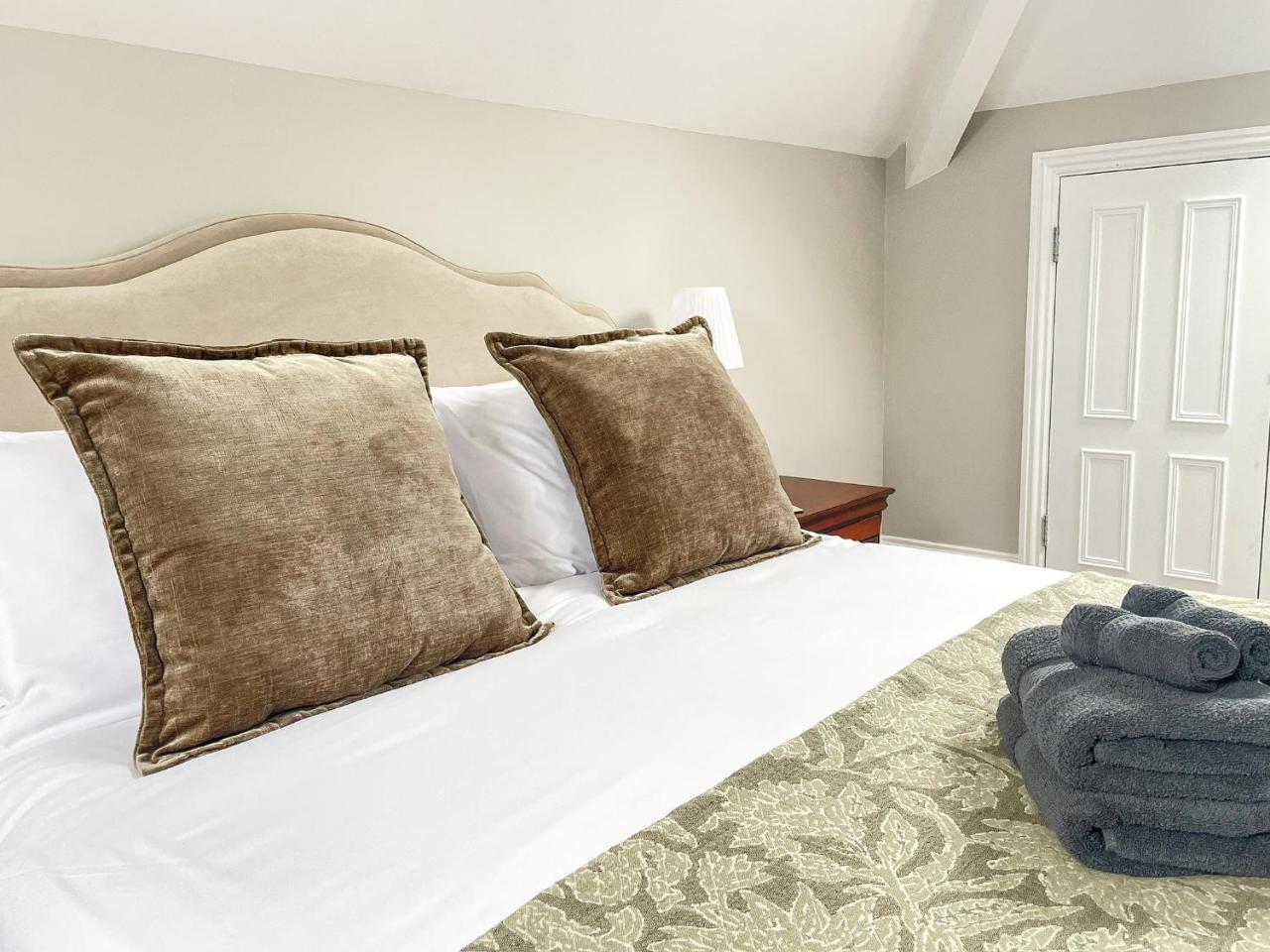 Luxury Private Apartments - Close to Town Centre - 3