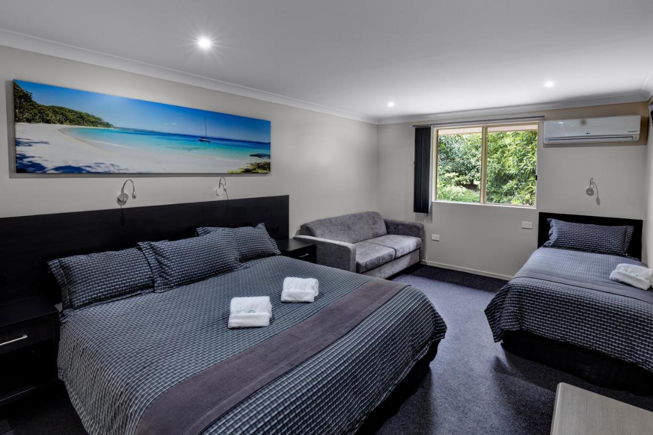 Dolphin Shores photo 2