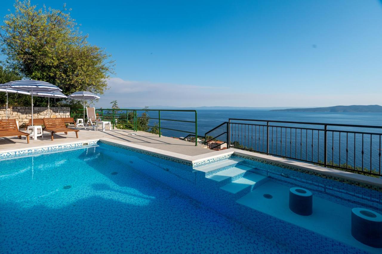Brela Seaview Apartment with Swimming Pool & Parking - 2