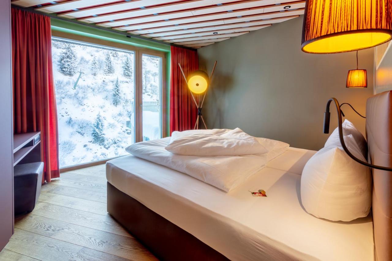 Hotel Hubertushof - Ski-In & Ski-Out in Stuben am Arlberg photo 4
