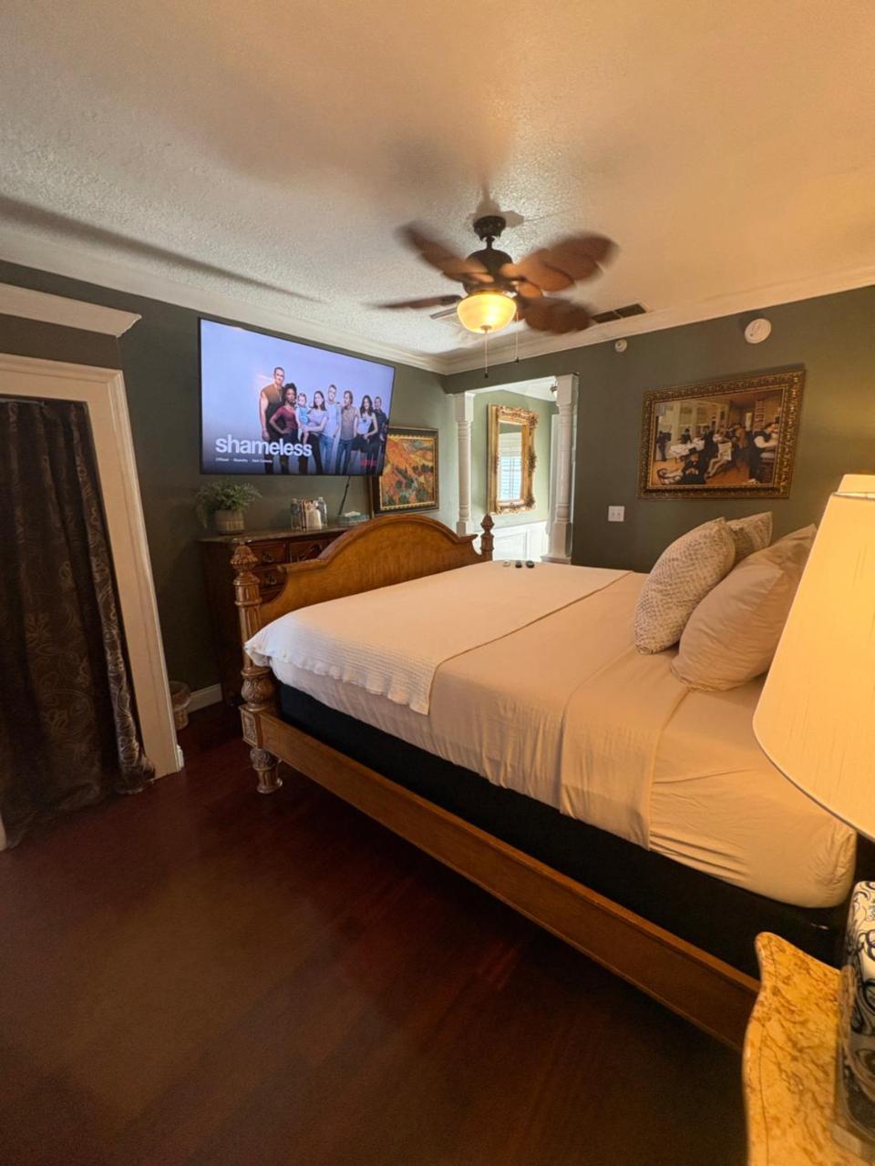 Casablanca Inn on the Bay- Exclusively for Guests 21 & Over photo 4