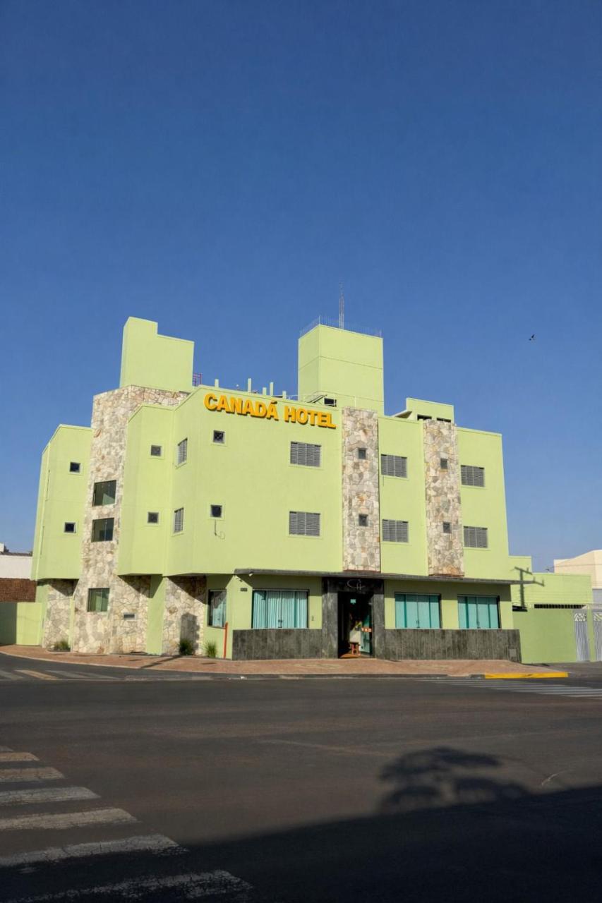 Canadá Hotel