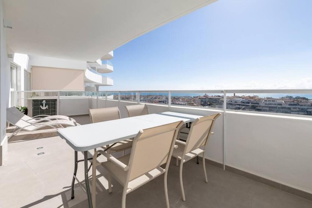 Seaview Luxury with Rooftop Pool - 5