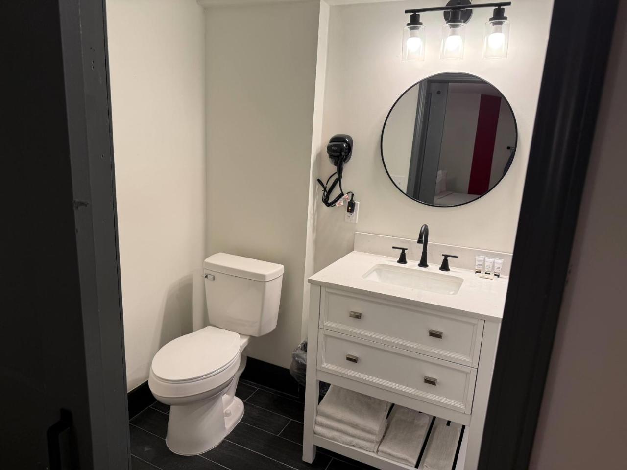 Ramada by Wyndham Albany GA photo 3