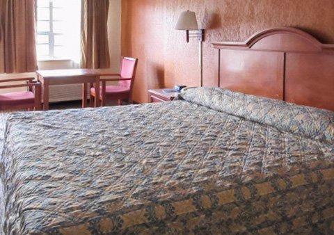 Rodeway Inn Forsyth near GA Public Safety Training Center