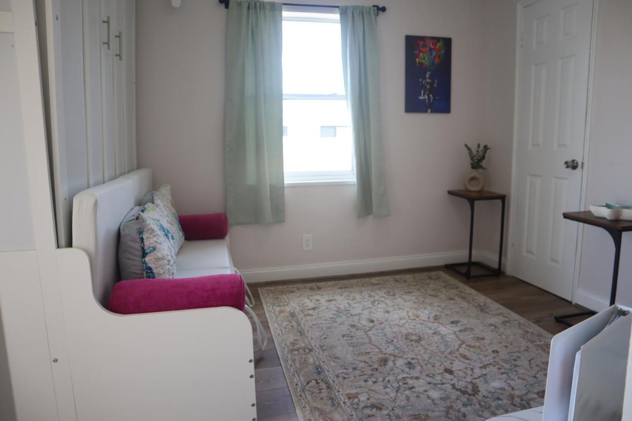 Lauderdale Breeze Villas - Cozy Coastal Studio - 5