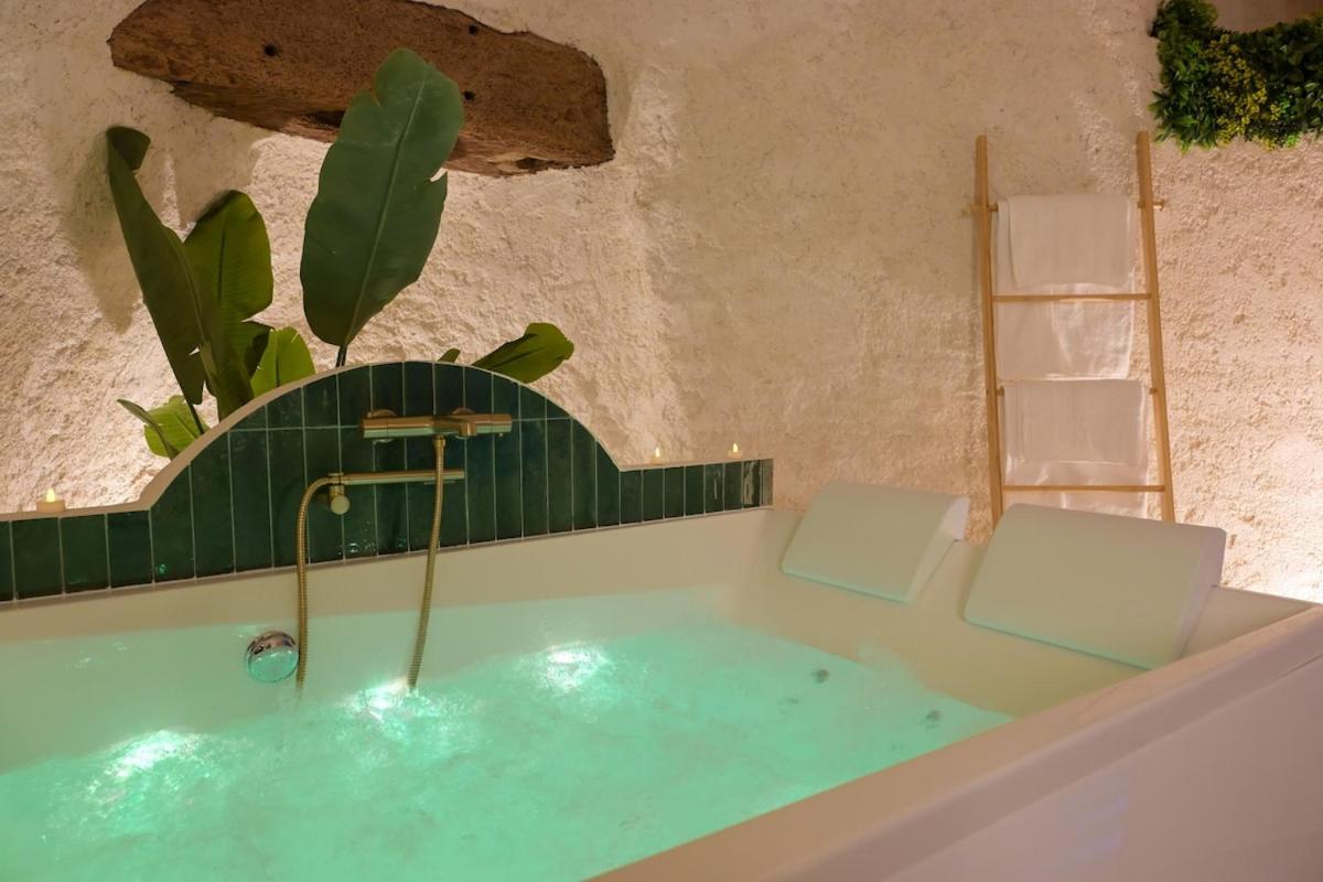 Les Voûtes - Loveroom Suite Spa Balnéo & Hammam Privatifs Atypique - 5