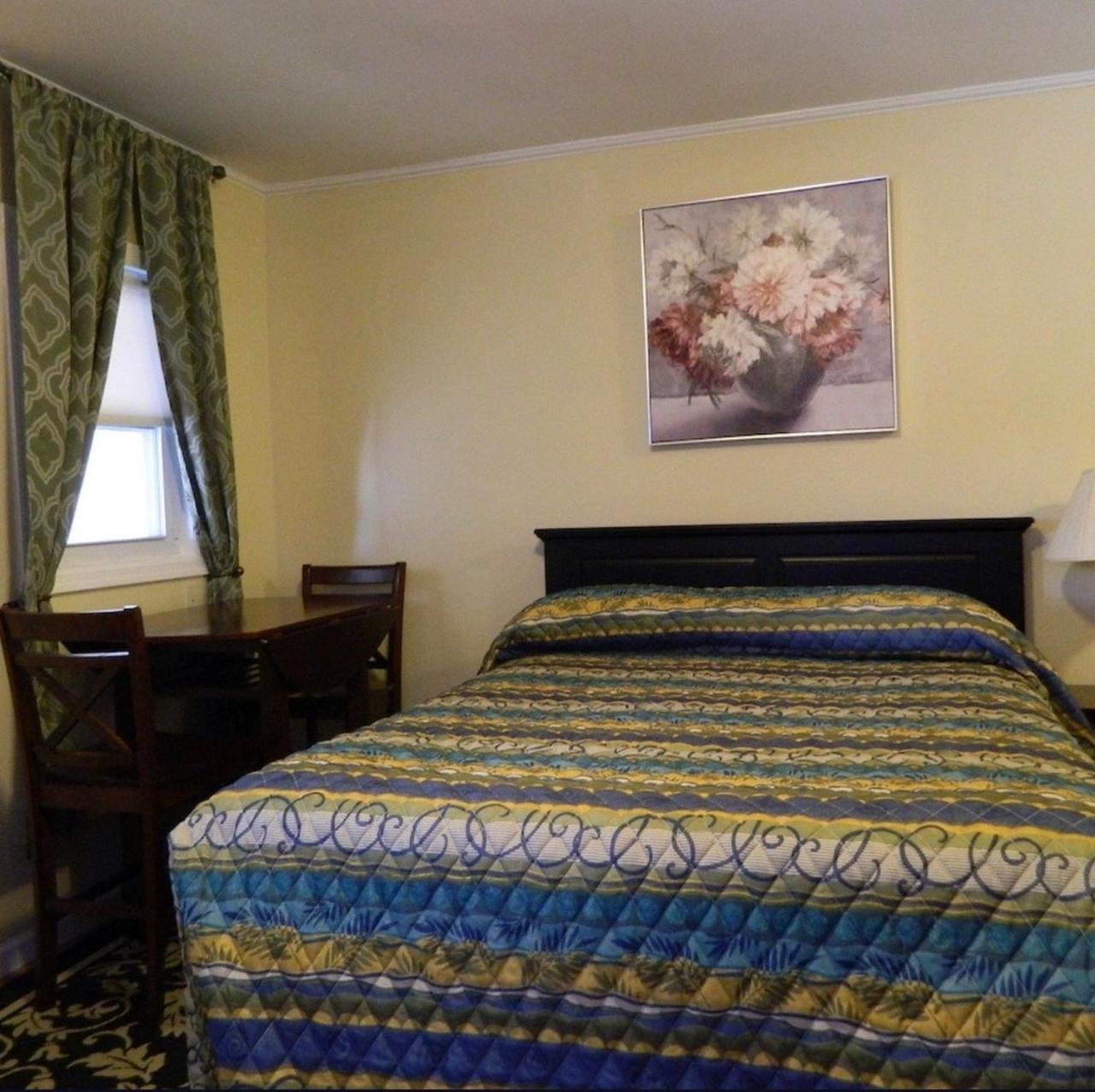 Twin Oaks Motel photo 2