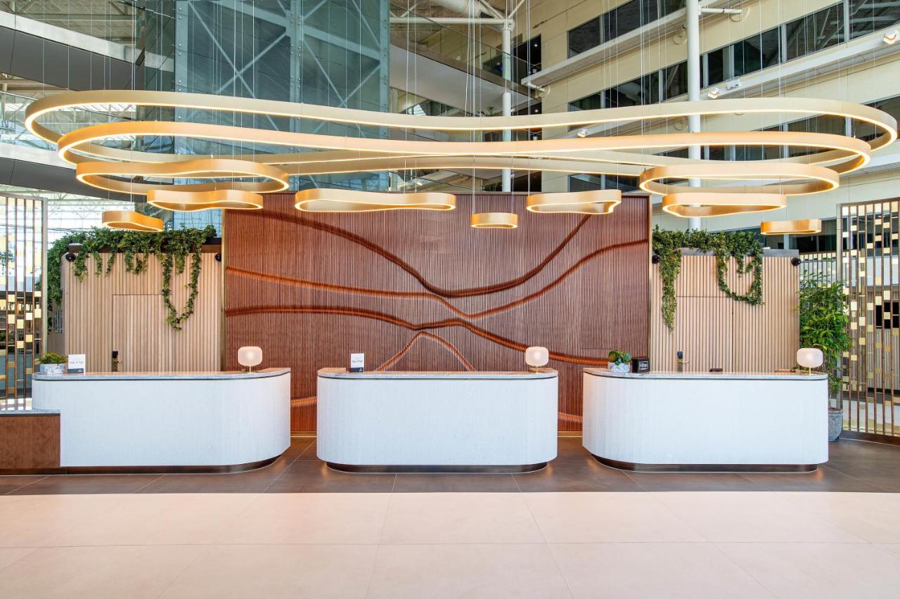 Hilton London Heathrow Airport - 5