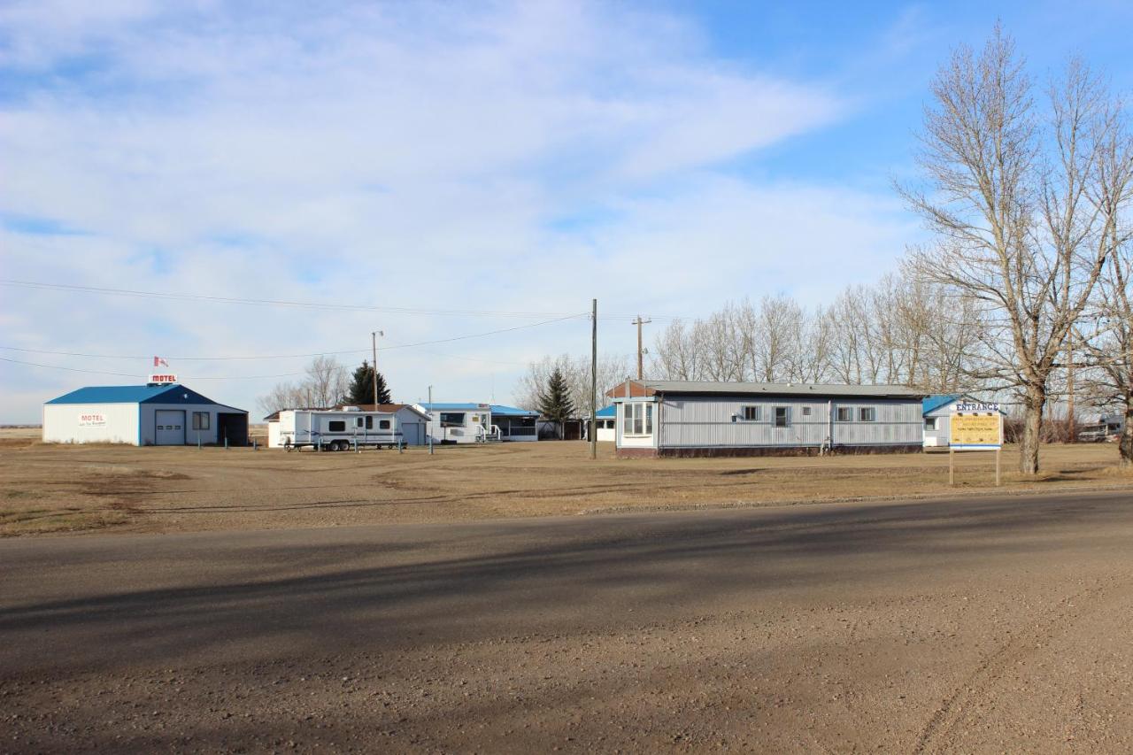 Raval Paradise Motel and RV Park photo 4