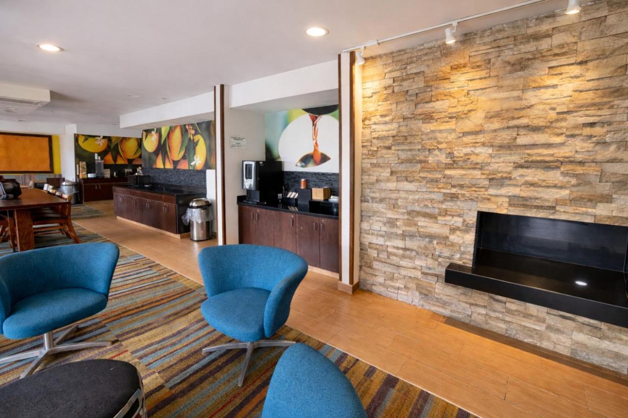 Comfort Inn & Suites Texas City I-45 photo 3