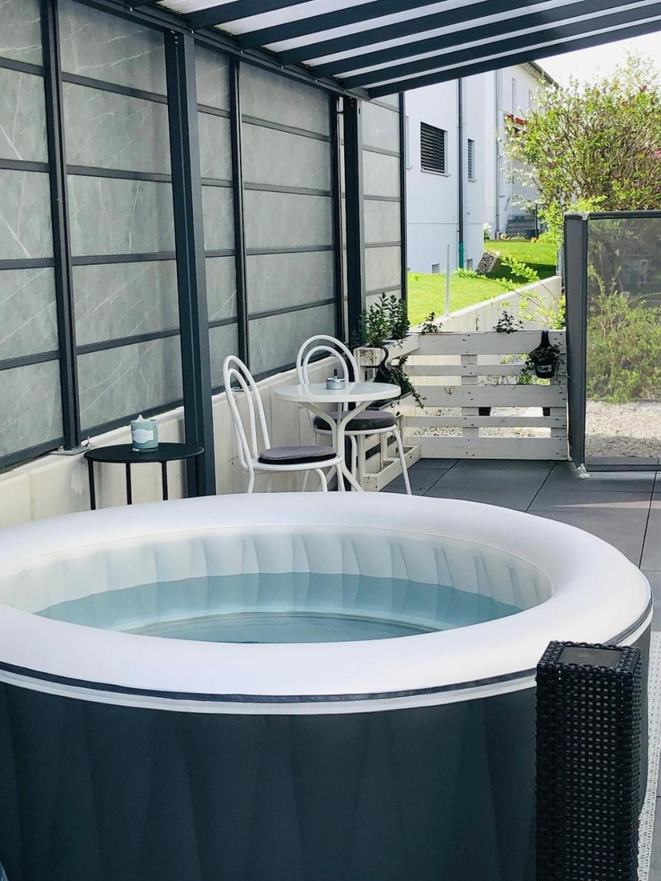 BnB MAVIE & Whirlpool - 6