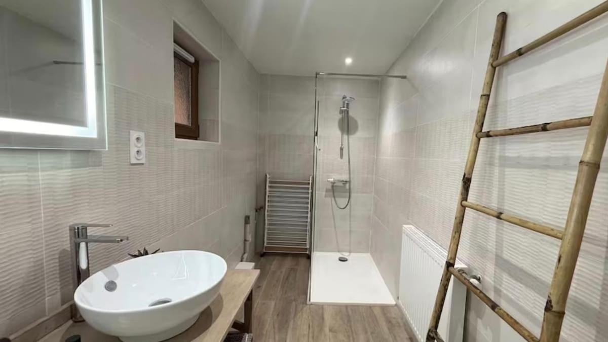 Les Voûtes Mâconnaises Jacuzzi - CinéRoom - Balnéo - Pétanque - 4