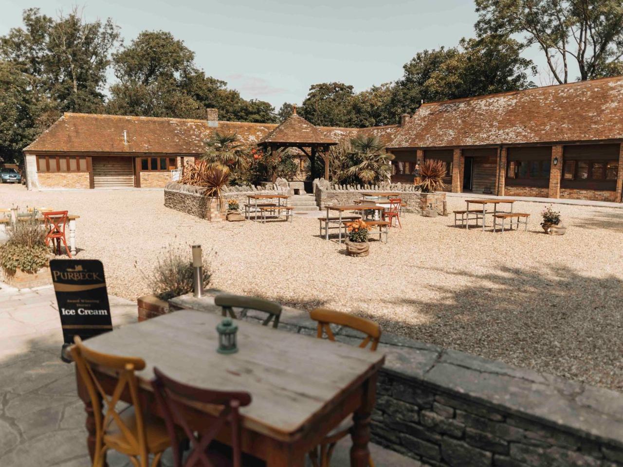 Photo - Kingston Country Courtyard