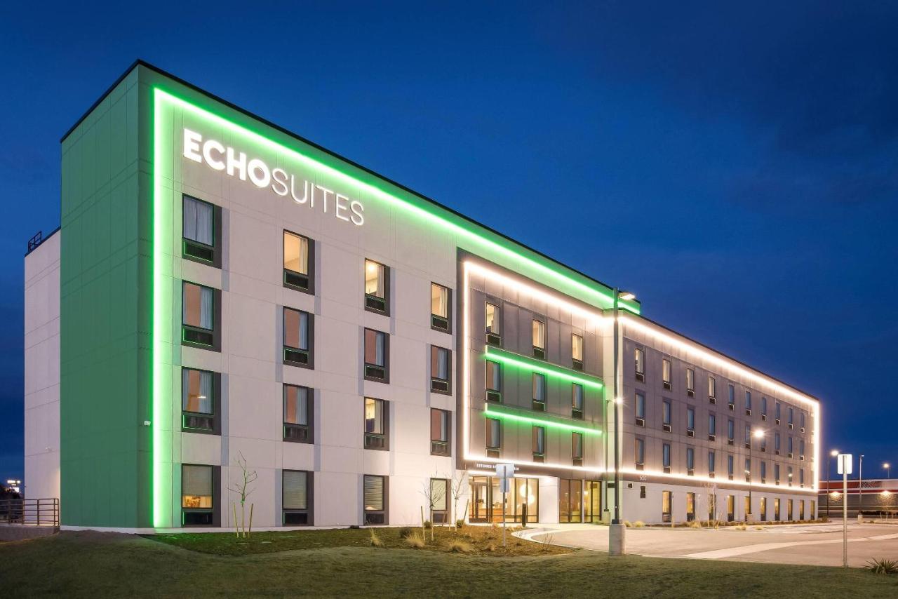 ECHO Suites Extended Stay by Wyndham Colorado Springs Airport photo 4