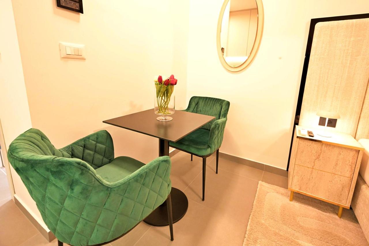 Luxury room 17 - 6
